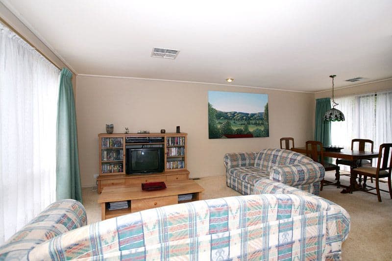 87 Rollinghills Road, CHIRNSIDE PARK VIC 3116, Chirnside Park - Thumbnail 3