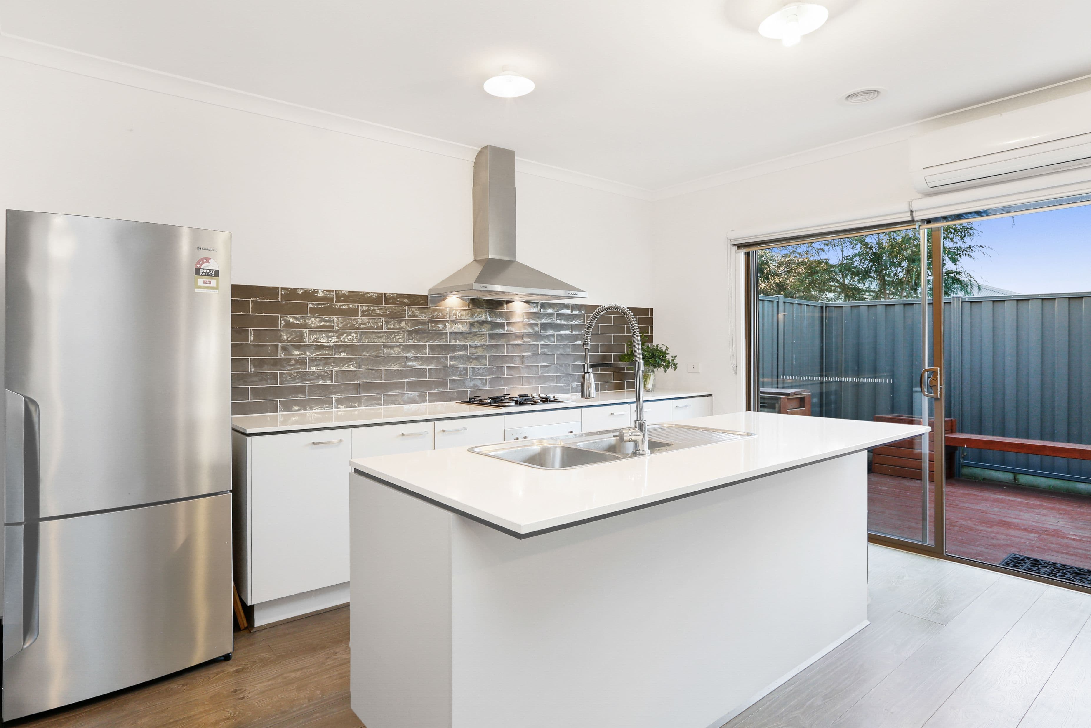 15 Greenrange Vista, Roxburgh Park VIC 3064, Roxburgh Park - Thumbnail 3