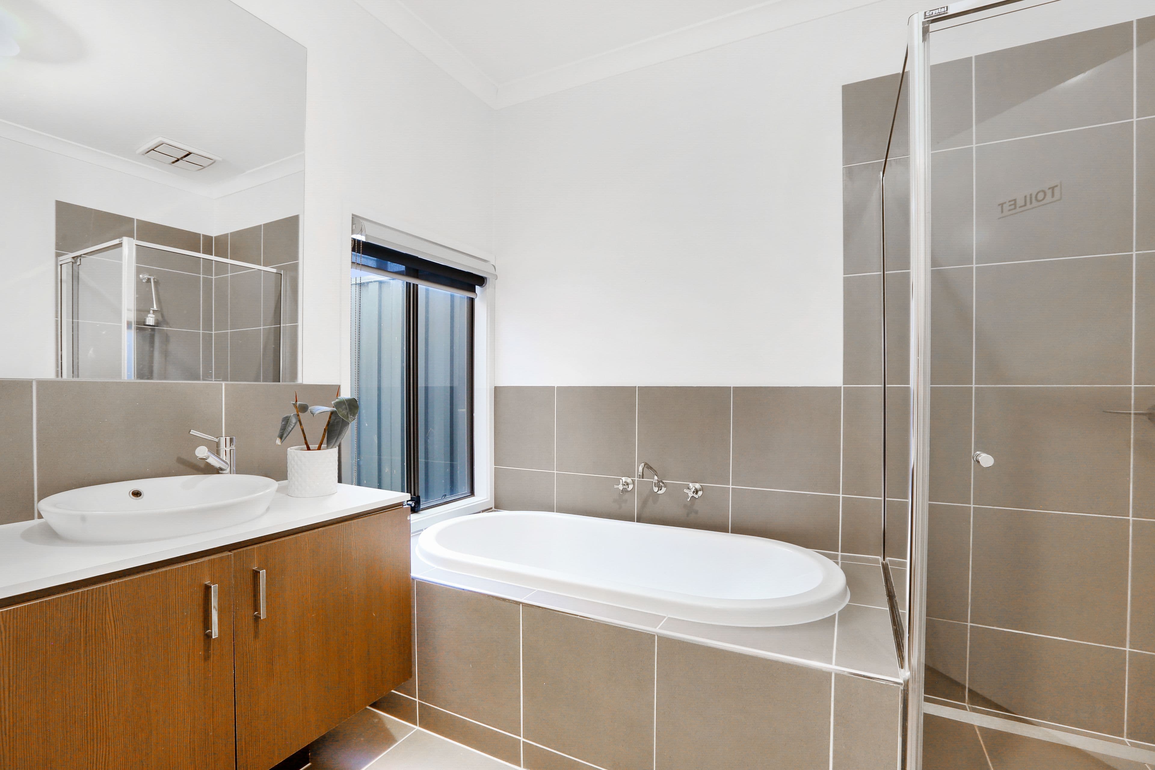 15 Greenrange Vista, Roxburgh Park VIC 3064, Roxburgh Park - Thumbnail 7