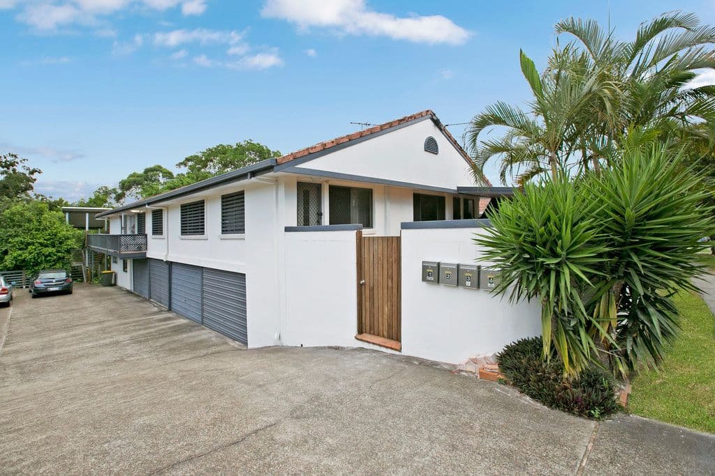 6 Roseglen Street, Greenslopes QLD 4120, Greenslopes - Thumbnail 2
