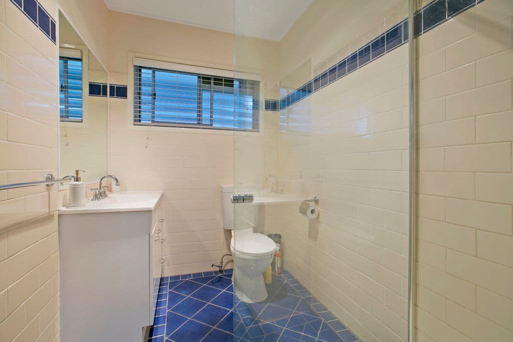 6 Roseglen Street, Greenslopes QLD 4120, Greenslopes - Thumbnail 4