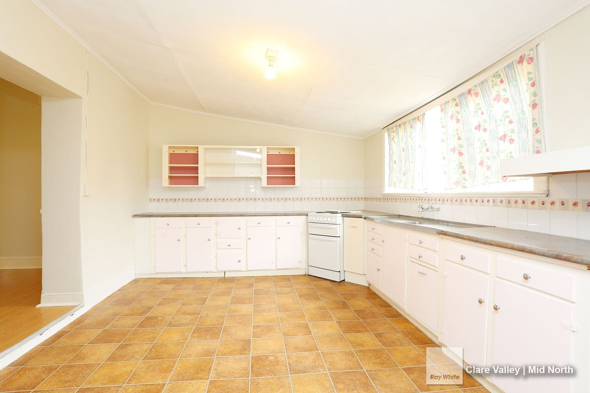 15 Fisher Street, Balaklava SA 5461, Balaklava - Thumbnail 2
