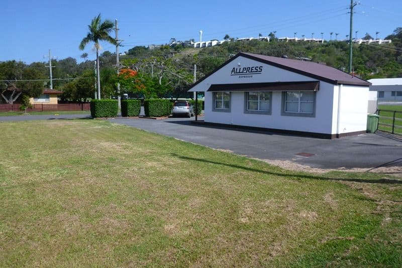 BURLEIGH HEADS QLD 4220, Burleigh Heads - Thumbnail 3