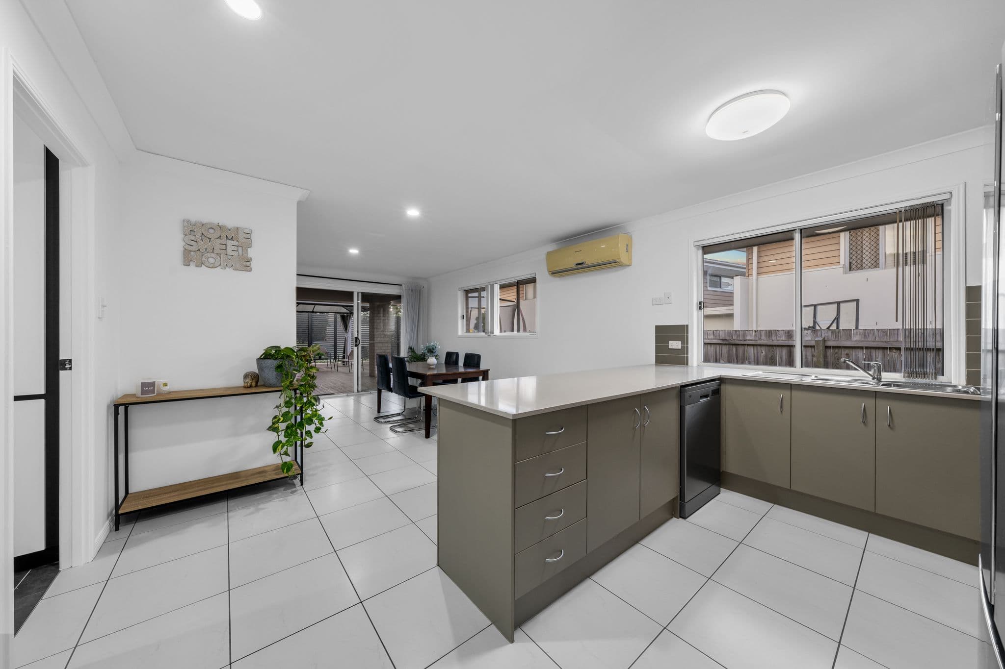 5 Christopher Street, Pimpama QLD 4209, Pimpama - Thumbnail 2