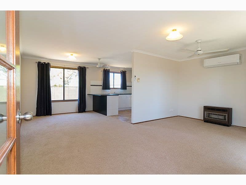 39 Follett Street, Aldinga Beach SA 5173, Aldinga Beach - Thumbnail 2