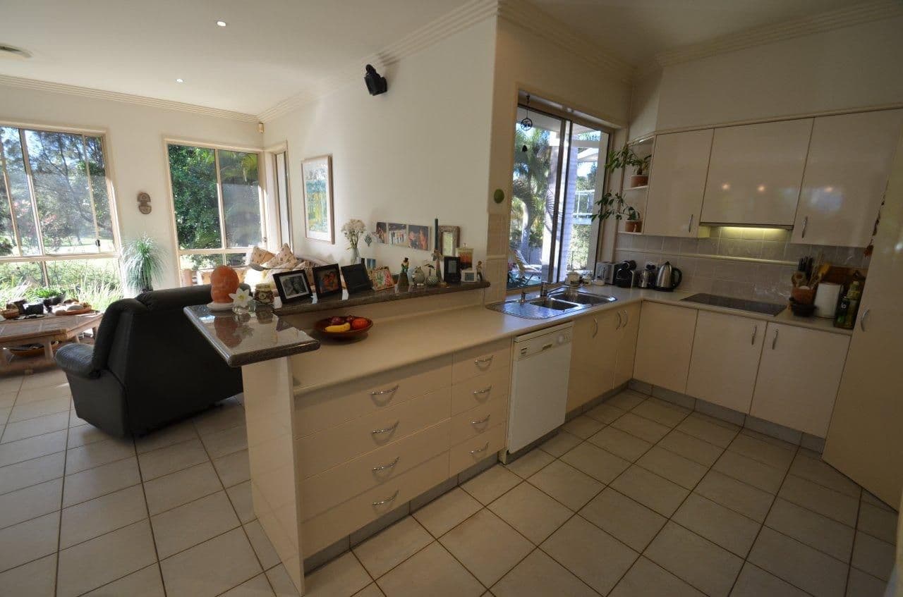 61 Chichester Drive, ARUNDEL QLD 4214, Arundel - Thumbnail 3