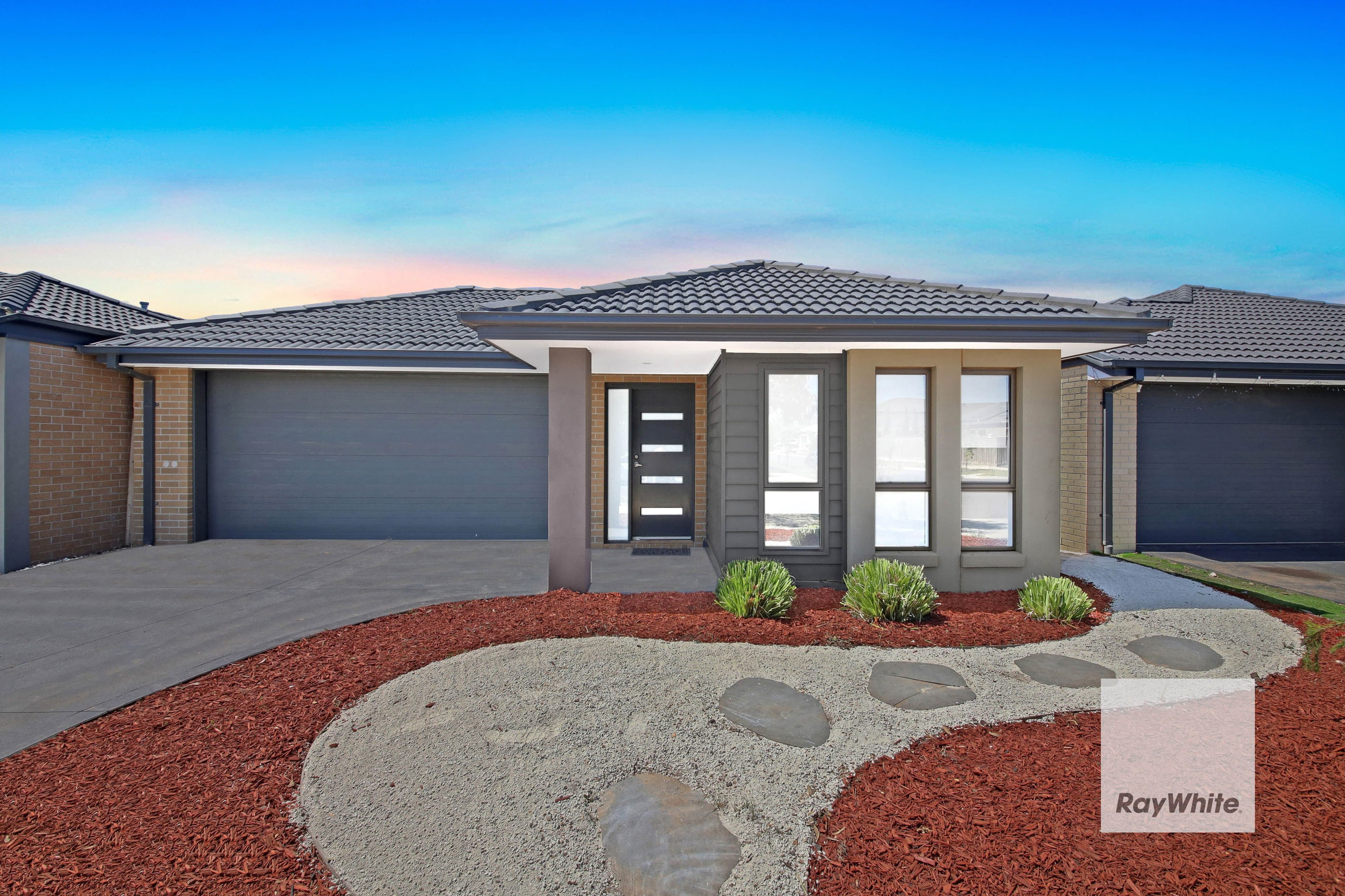 12 Thurston Avenue, Tarneit VIC 3029, Tarneit - Thumbnail 2
