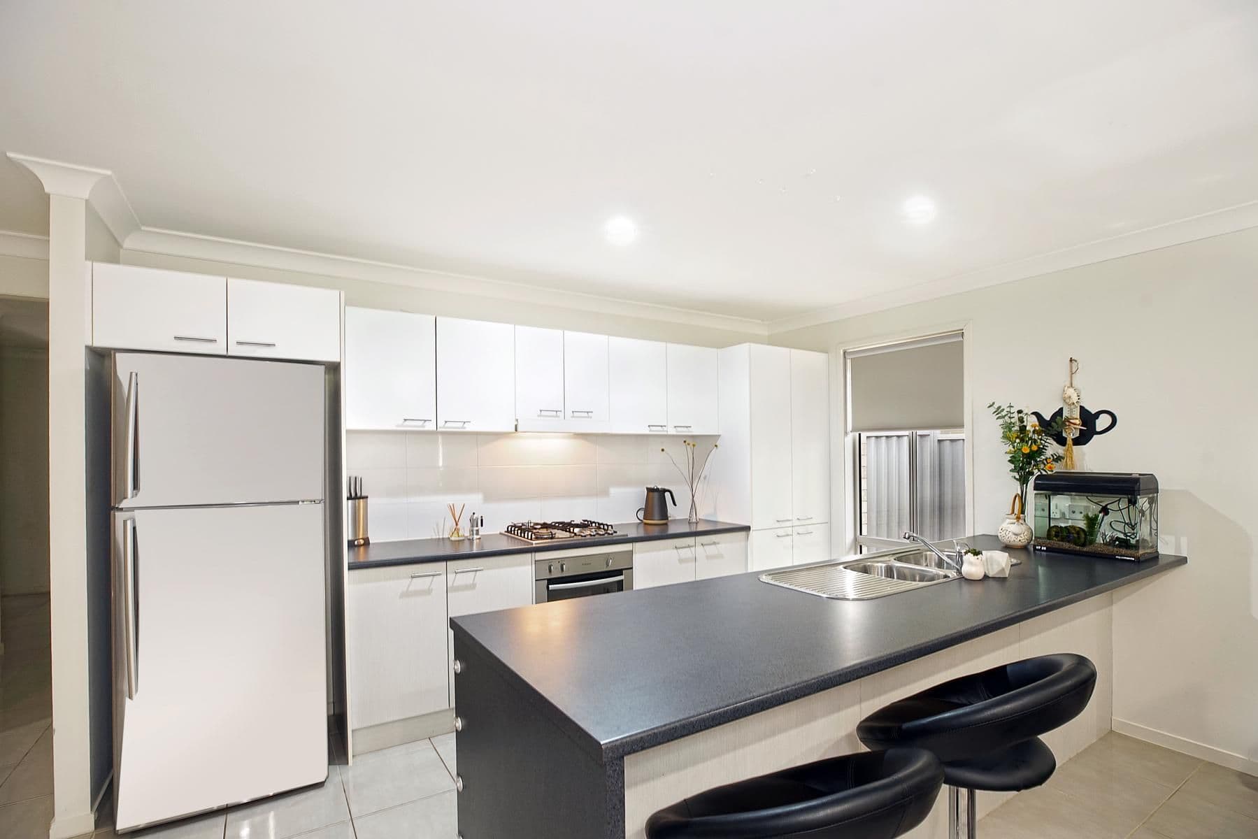 8 Blue View Terrace, Glenmore Park - Thumbnail 2
