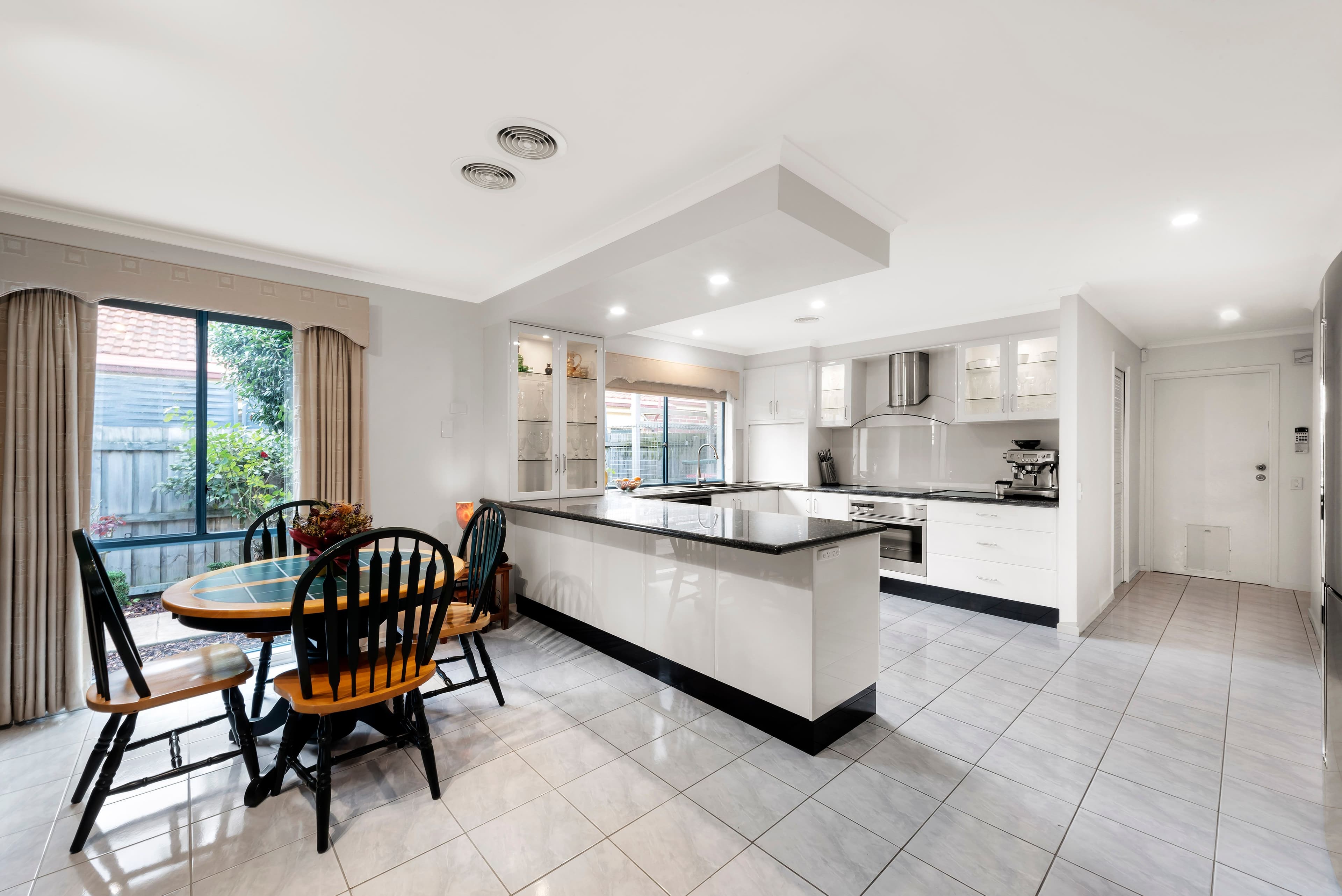 13 Glenview Place, Lysterfield VIC 3156, Lysterfield - Thumbnail 3