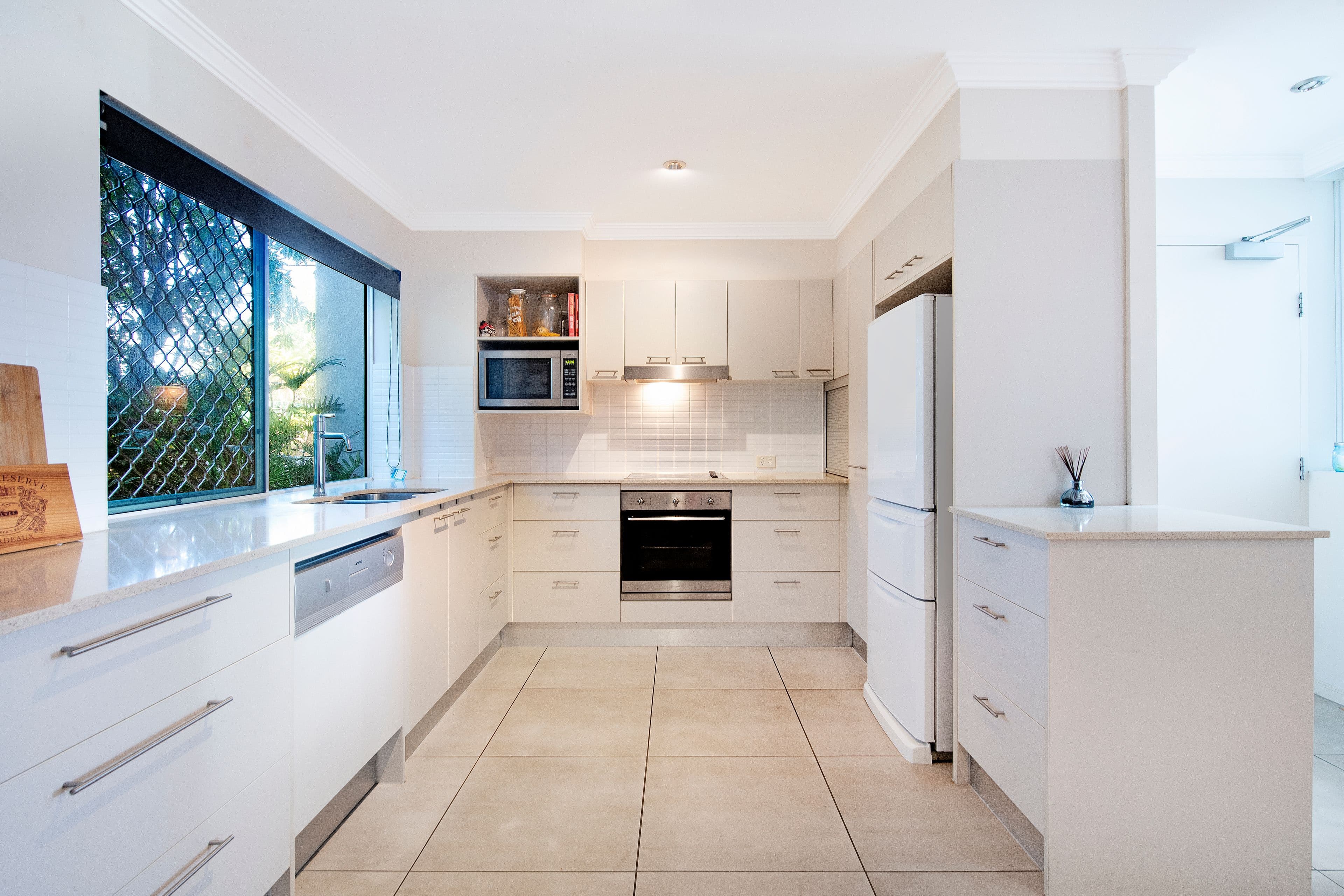 5-7 Aruma Street, Chevron Island QLD 4217, Chevron Island - Thumbnail 3