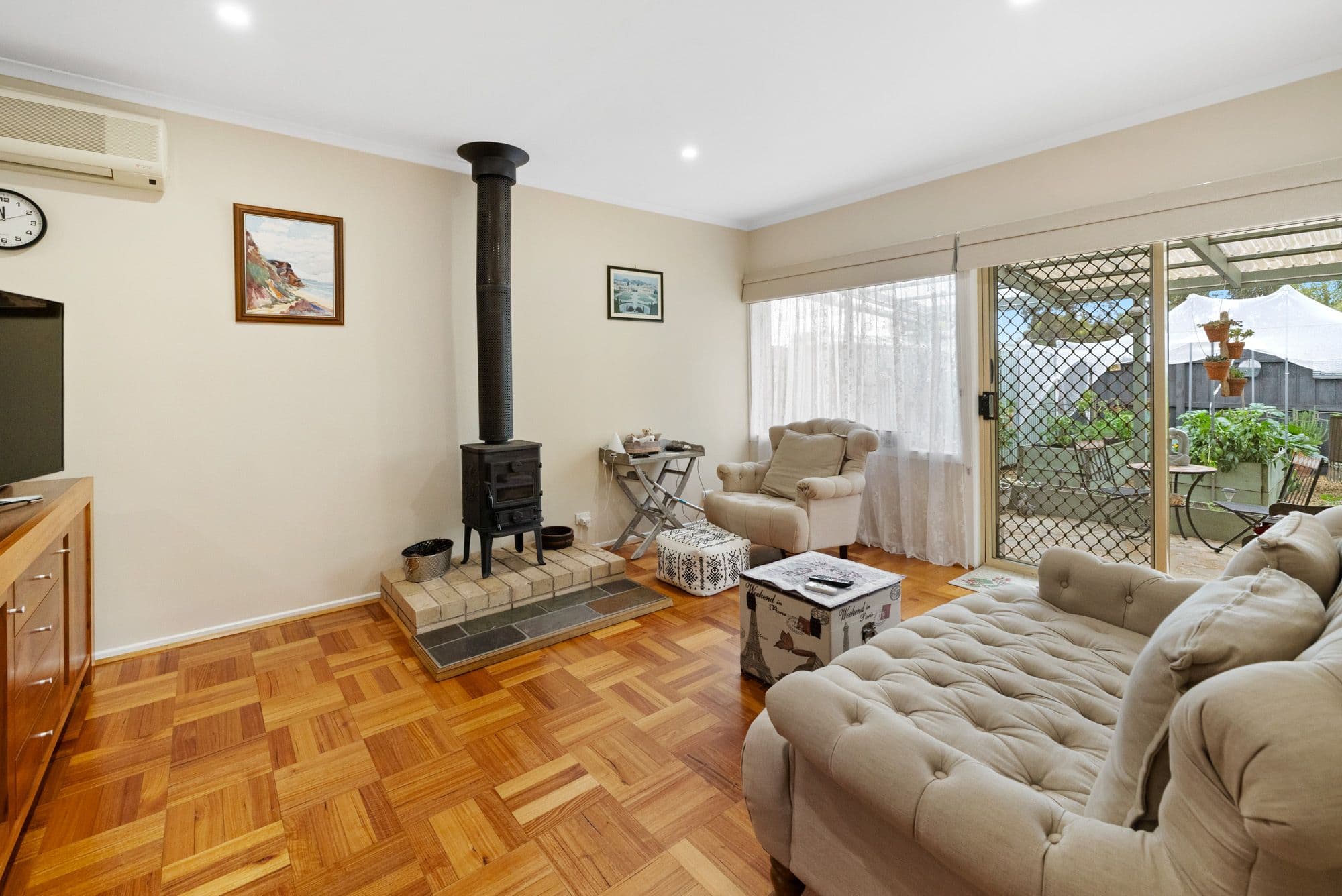 12 Iluka Drive, Werribee VIC 3030, Werribee - Thumbnail 2