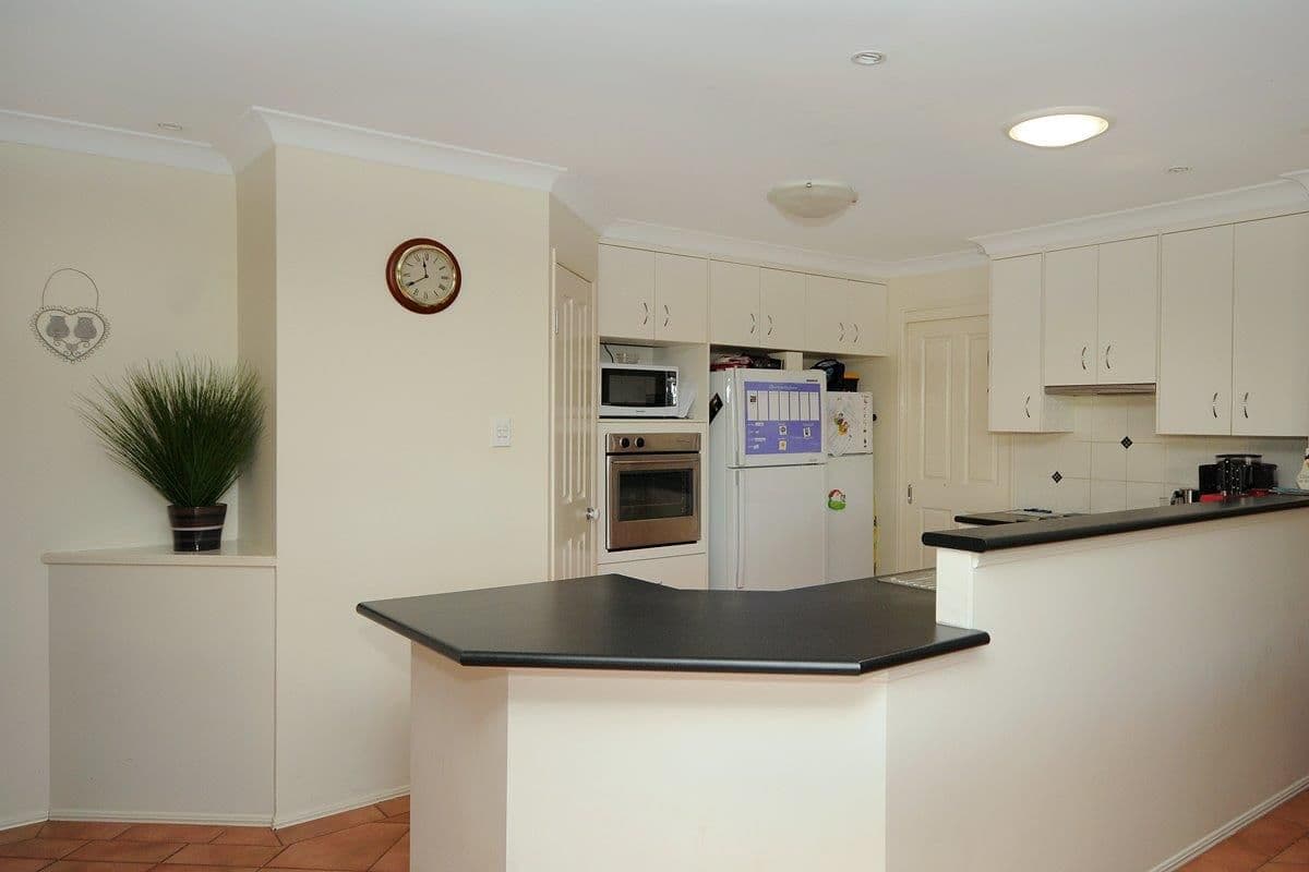21 Leith Crescent, RANGEVILLE QLD 4350, Rangeville - Thumbnail 2