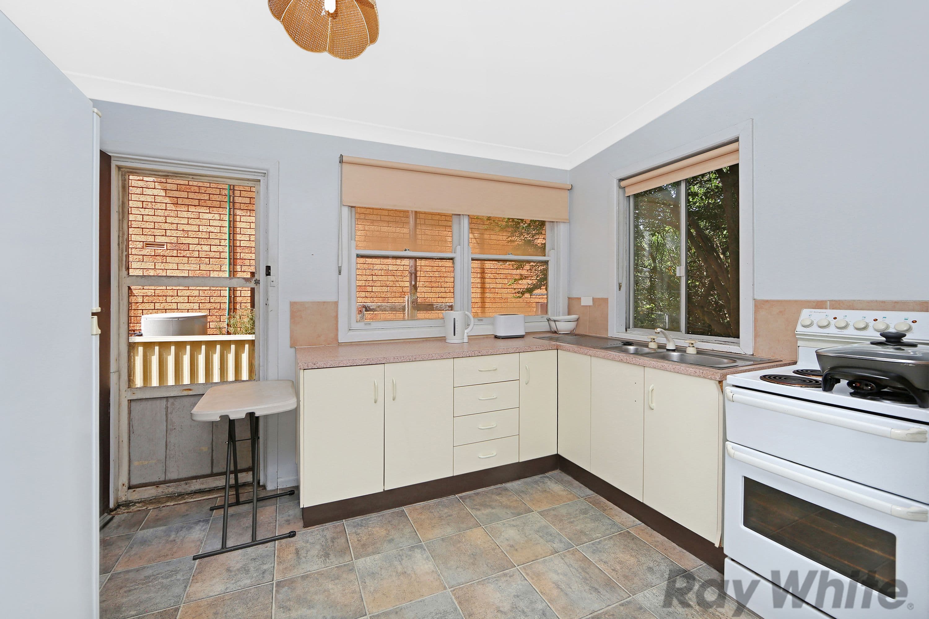 60 Woodland Parkway, Buff Point - Thumbnail 2