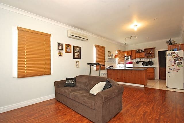 7 Mcgill Street, BASIN POCKET QLD 4305, Basin Pocket - Thumbnail 4