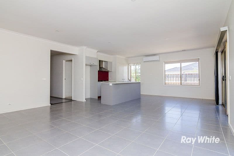 19 Windmill Circuit, Lyndhurst VIC 3975, Lyndhurst - Thumbnail 2