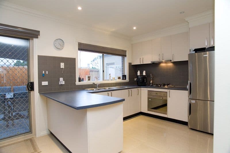 5 Delacombe Drive, MILL PARK VIC 3082, Mill Park - Thumbnail 5