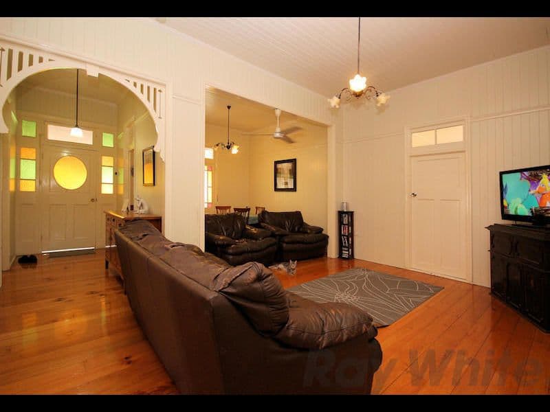 116 Woodend Road, WOODEND QLD 4305, Woodend - Thumbnail 3