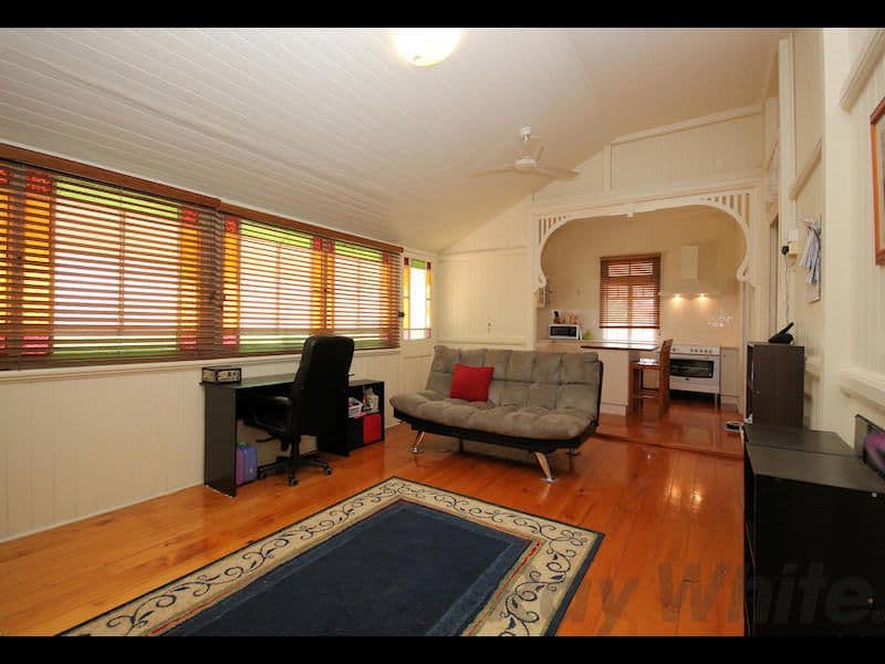 116 Woodend Road, WOODEND QLD 4305, Woodend - Thumbnail 4