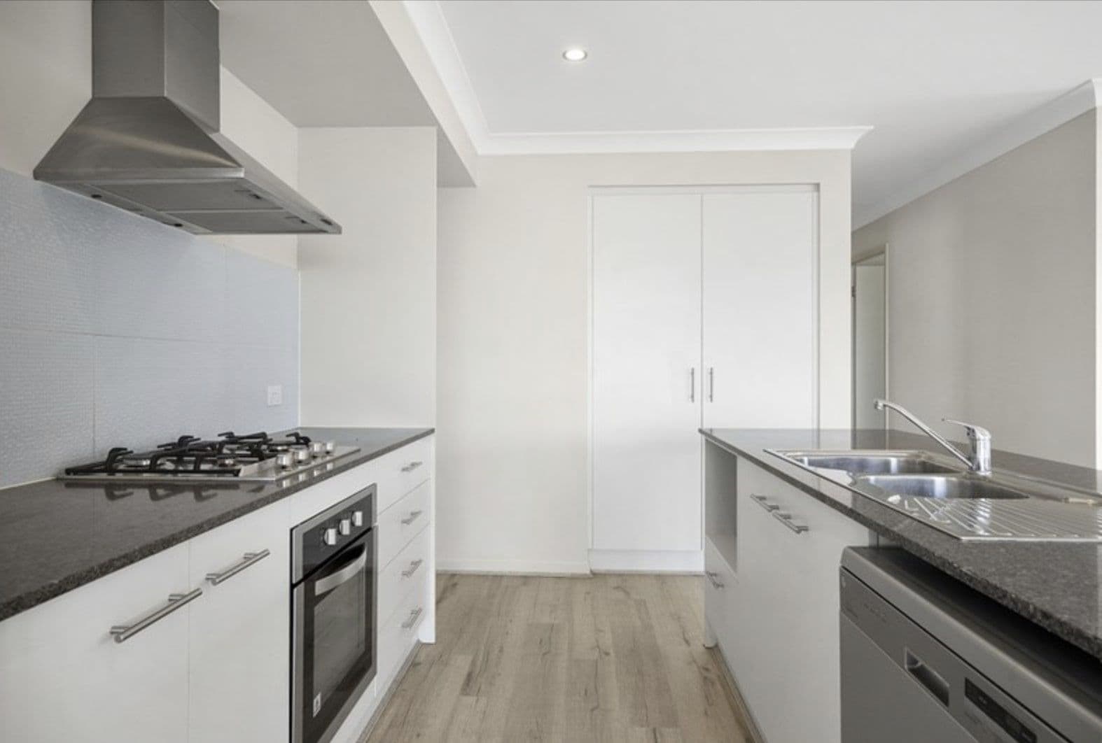 8 Katherine Lane, Upper Coomera QLD 4209, Upper Coomera - Thumbnail 2