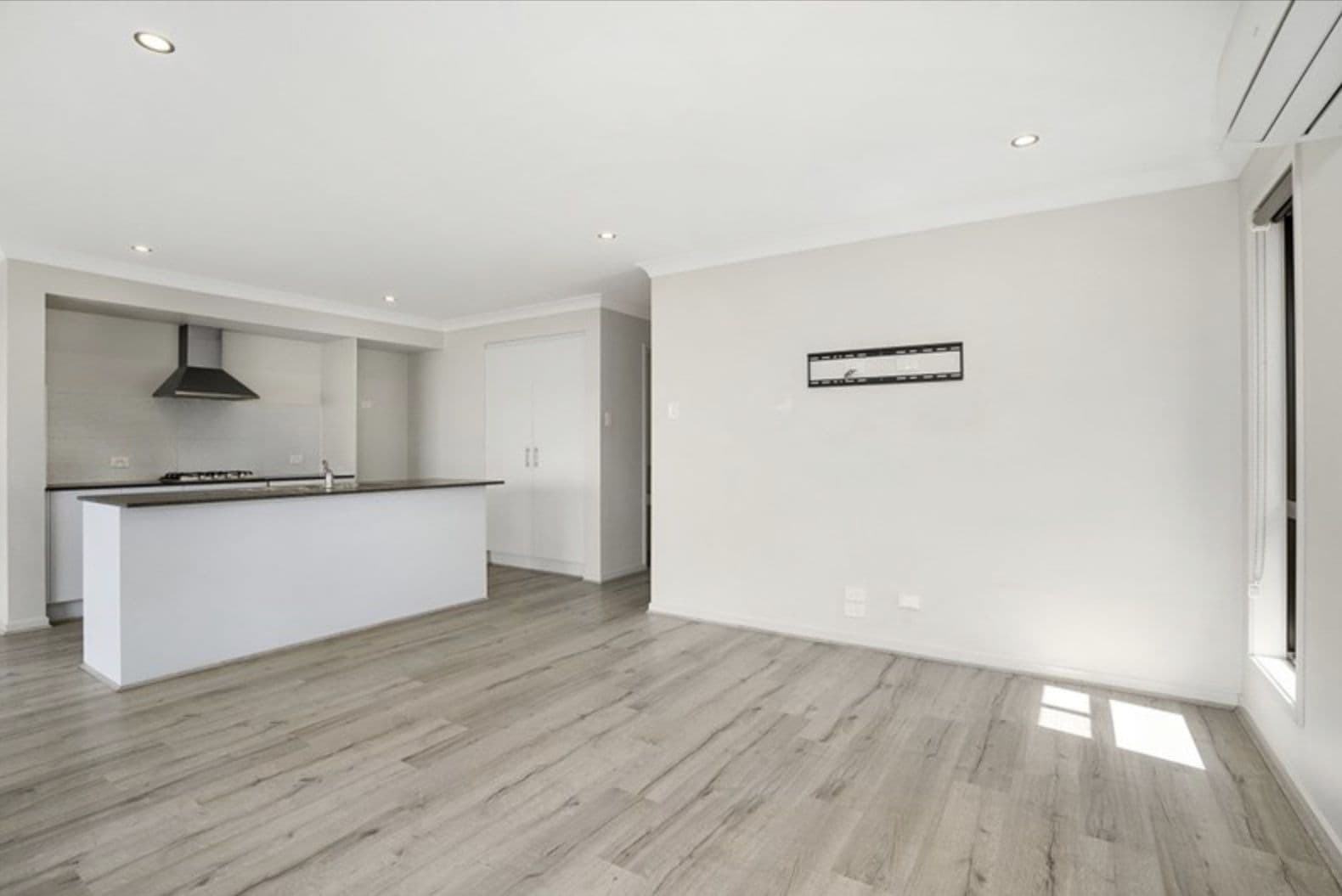 8 Katherine Lane, Upper Coomera QLD 4209, Upper Coomera - Thumbnail 4