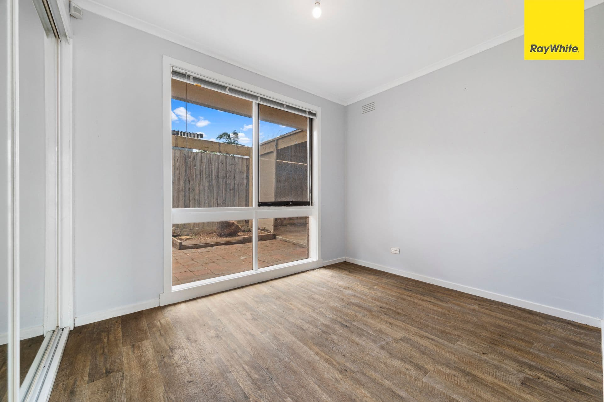 5 Eaton Street, Melton South VIC 3338, Melton South - Thumbnail 3