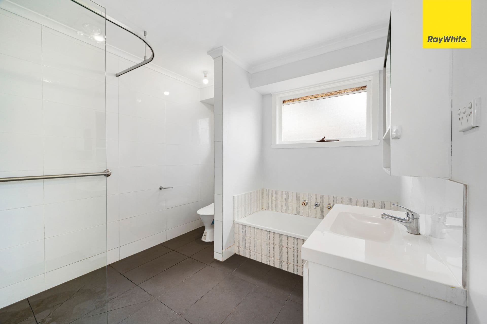 5 Eaton Street, Melton South VIC 3338, Melton South - Thumbnail 4
