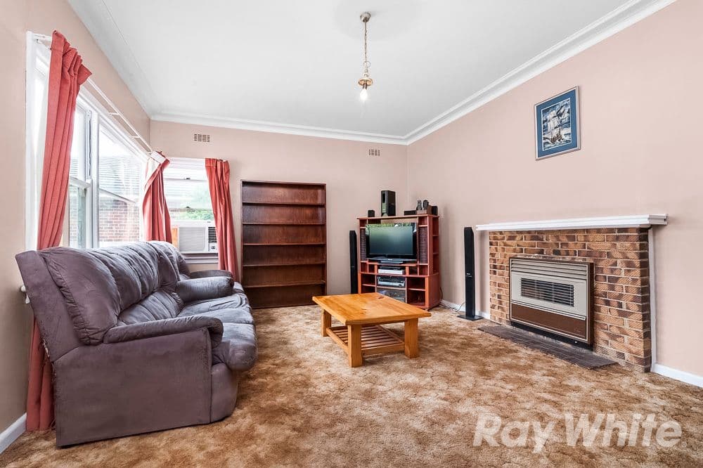 28 Irving Street, Mount Waverley VIC 3149, Mount Waverley - Thumbnail 3