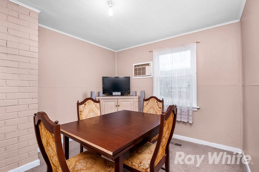 28 Irving Street, Mount Waverley VIC 3149, Mount Waverley - Thumbnail 4