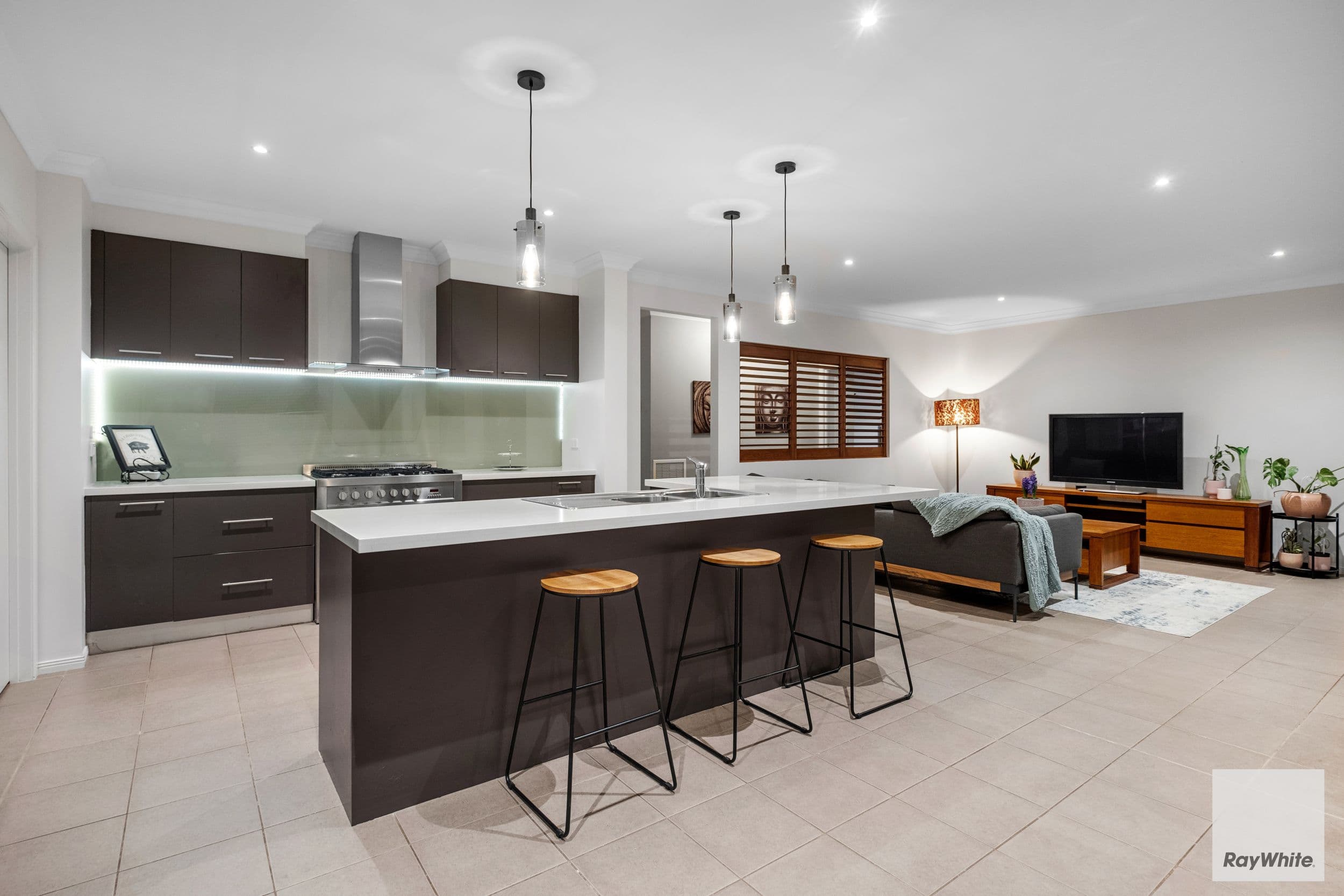 6 Insley Way, Caroline Springs VIC 3023, Caroline Springs - Thumbnail 4