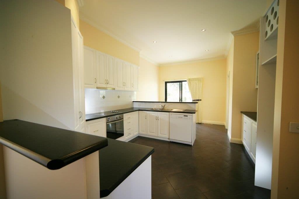 1 Berry Court, HAMILTON VIC 3300, Hamilton - Thumbnail 2