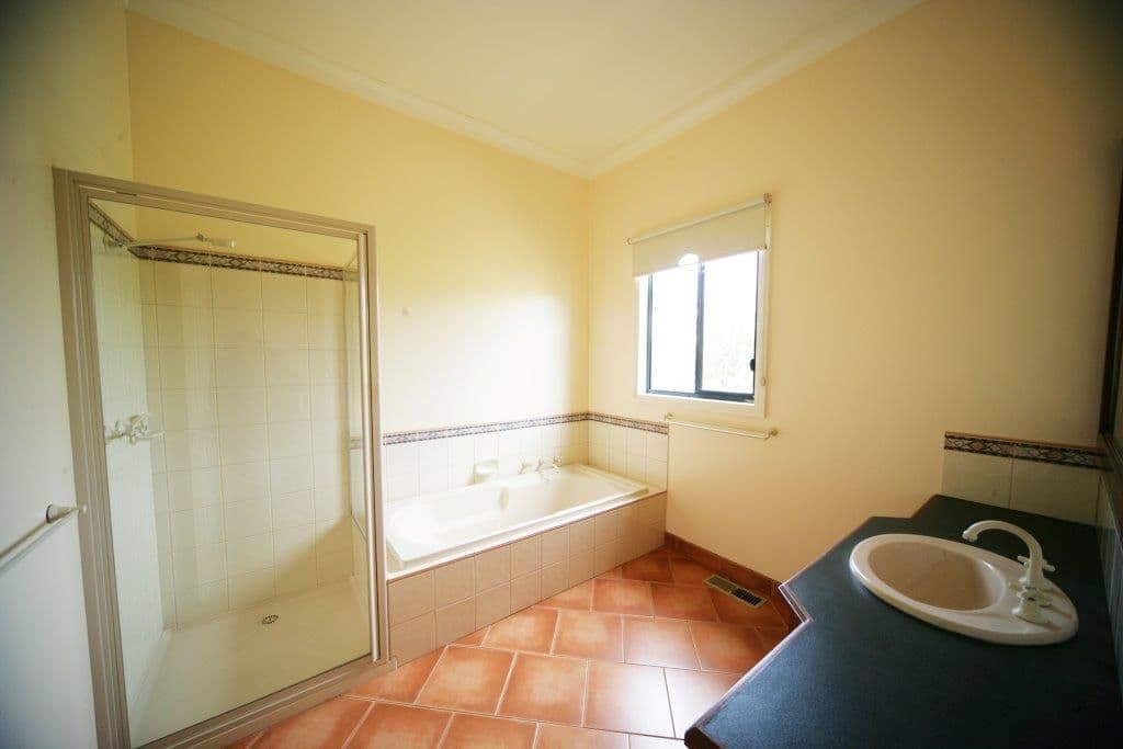 1 Berry Court, HAMILTON VIC 3300, Hamilton - Thumbnail 5