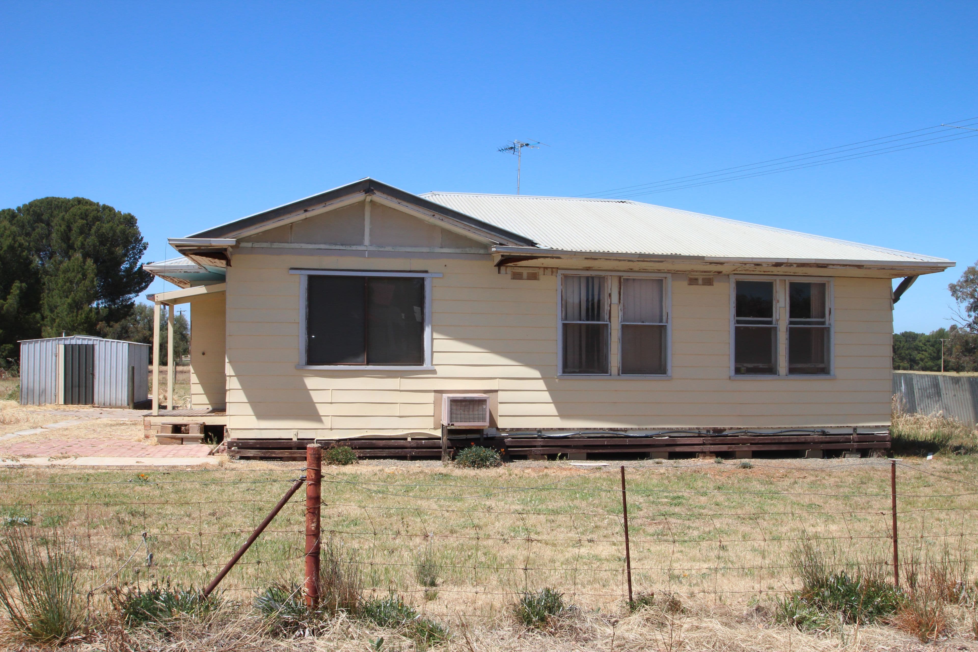 12 Railway Parade, Robertstown SA 5381, Robertstown - Thumbnail 2