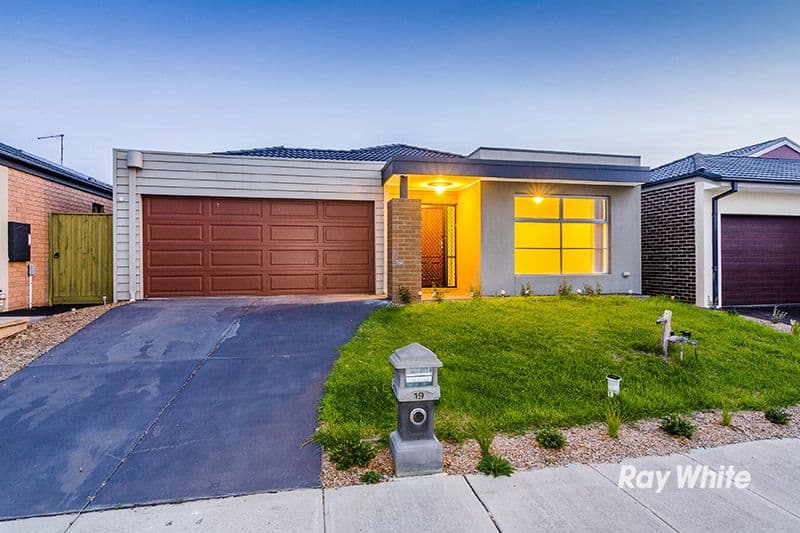 19 Noremac Grove, Lyndhurst VIC 3975, Lyndhurst - Image 1