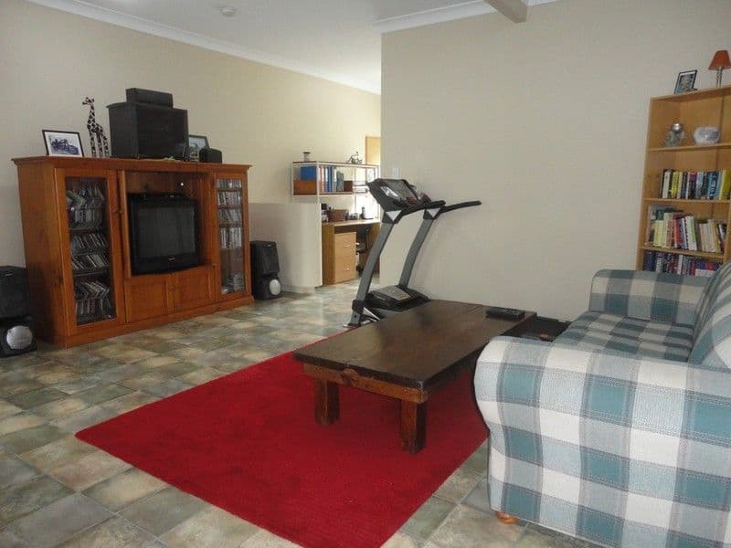 32 Golden Avenue, TANNUM SANDS QLD 4680, Tannum Sands - Thumbnail 3