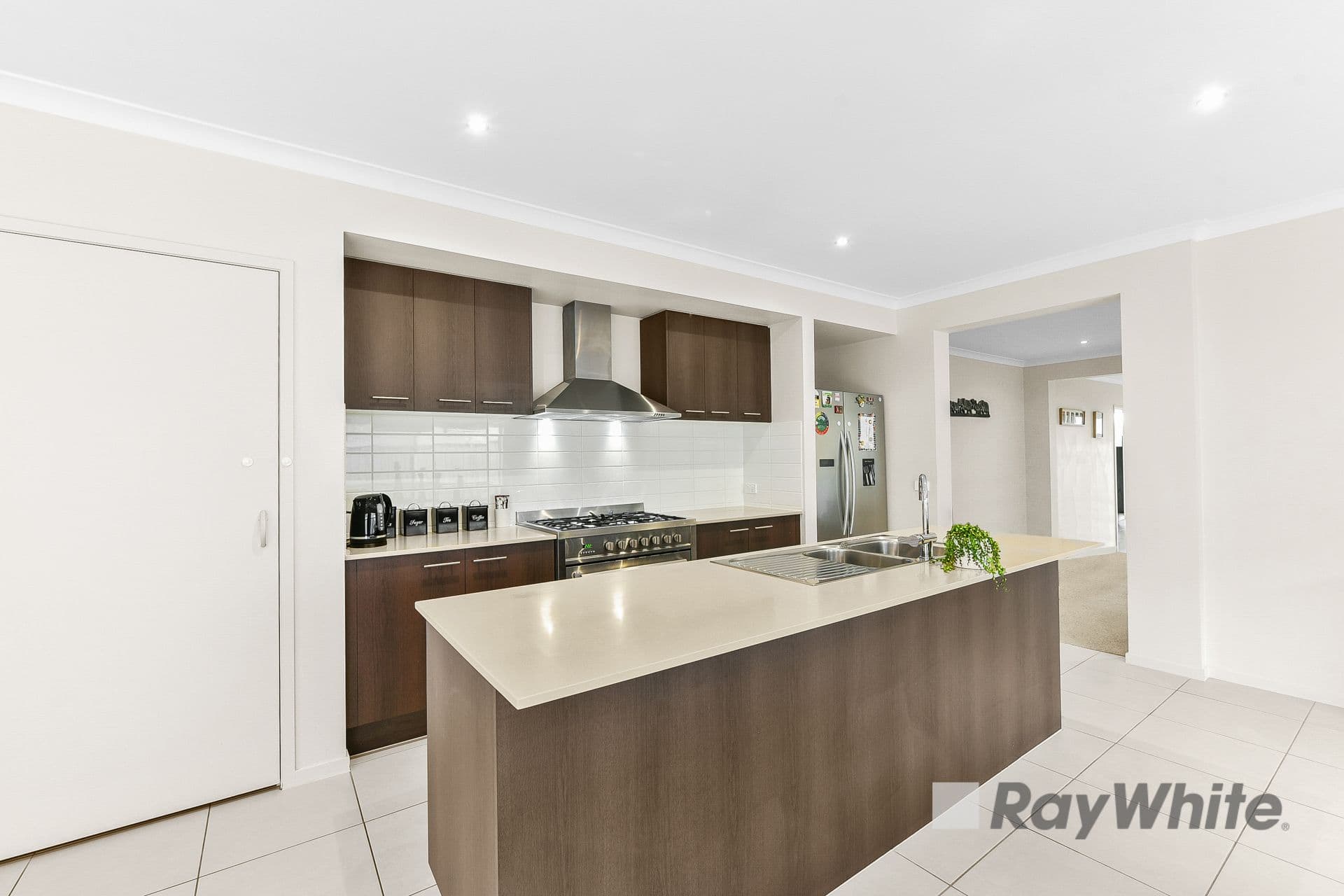 16 Ranger Street, Clyde North VIC 3978, Clyde North - Thumbnail 5