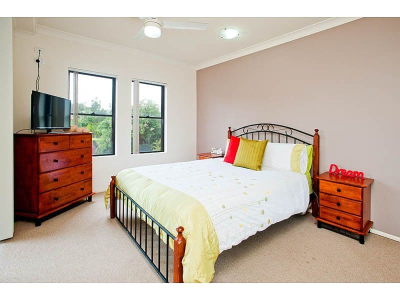 33 Rise Street, MOUNT GRAVATT EAST QLD 4122, Mount Gravatt - Thumbnail 2