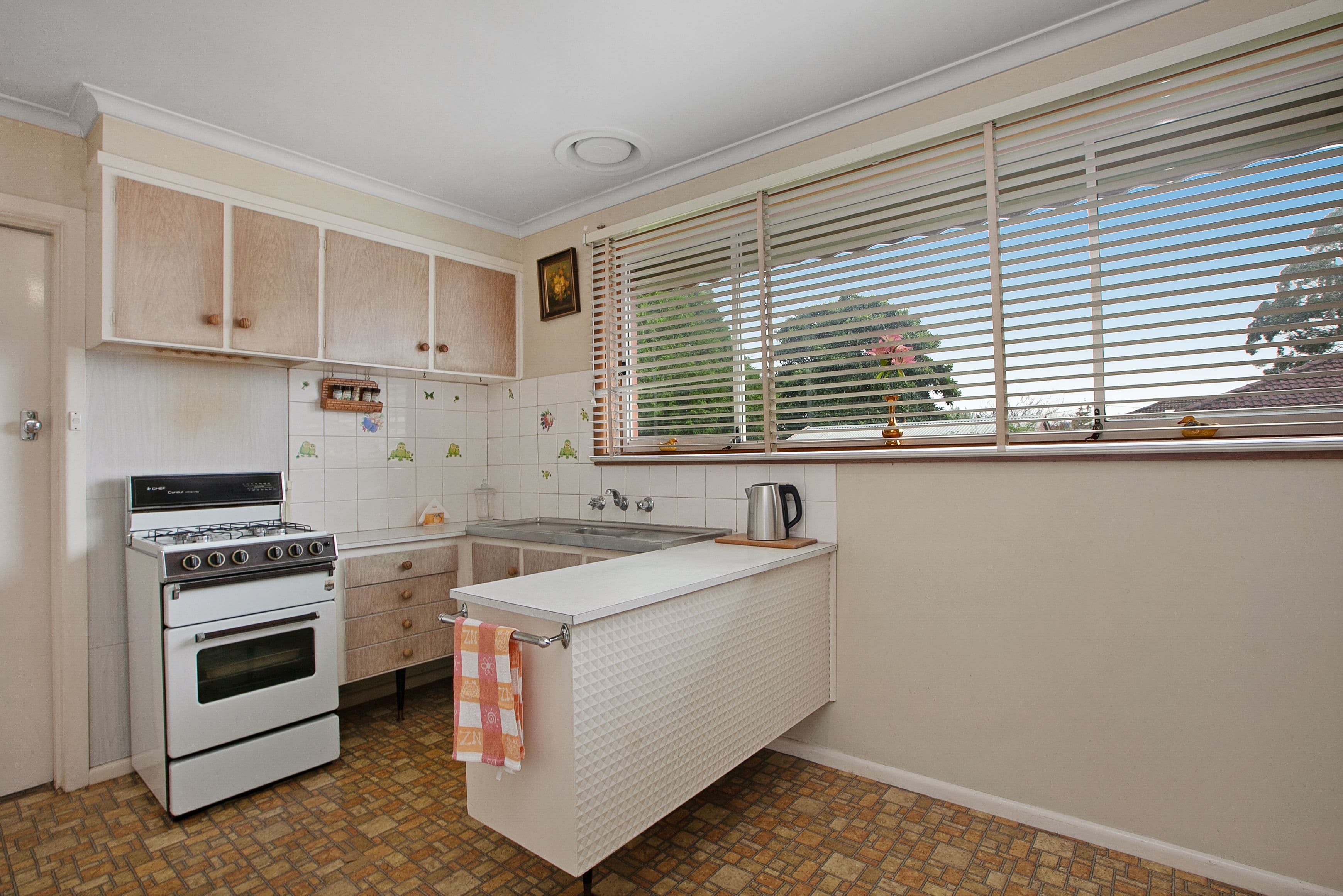 4 Inverness Street, Reservoir VIC 3073, Reservoir - Thumbnail 6