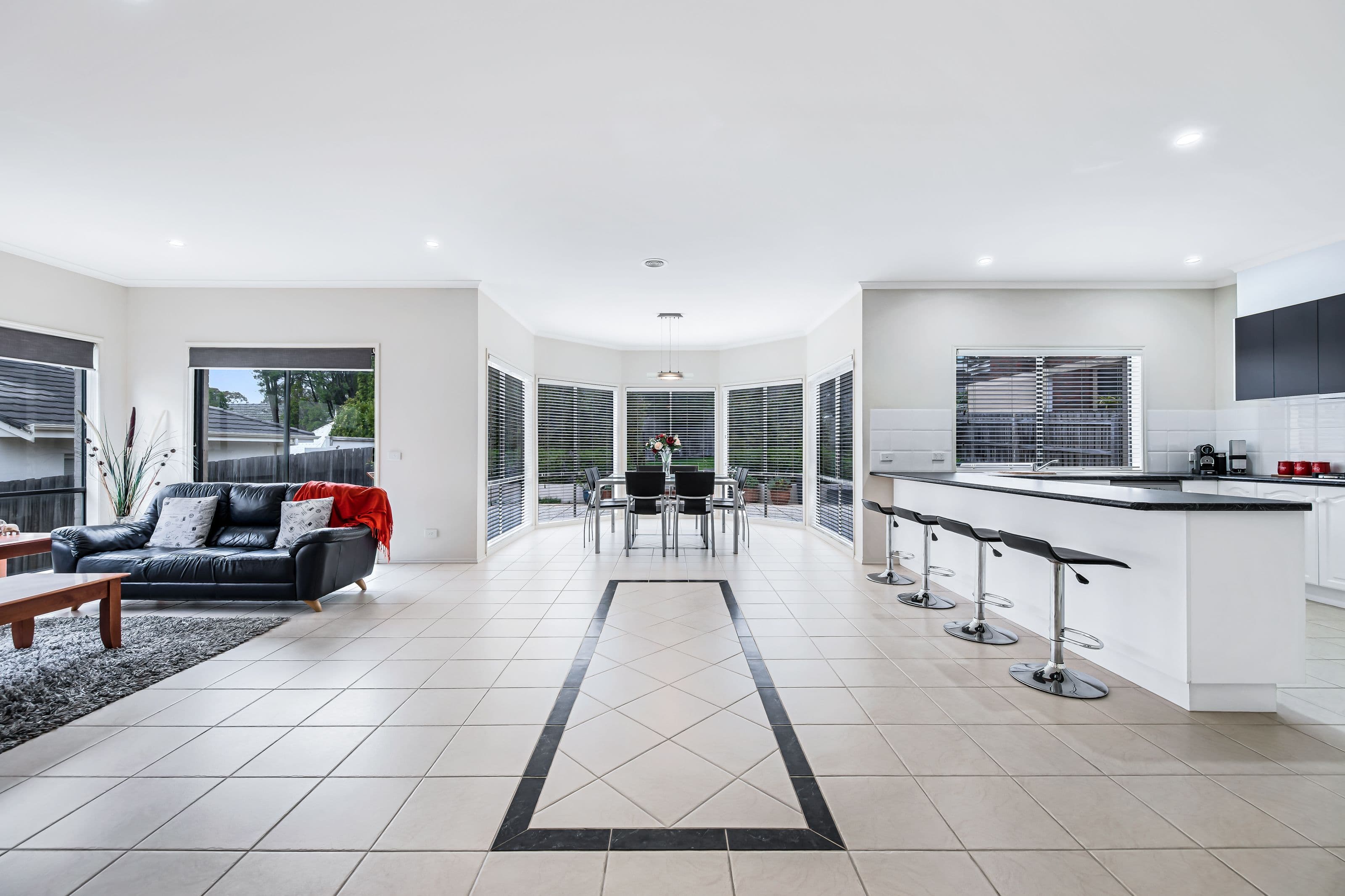 7 Strathconnan Place, Wheelers Hill VIC 3150, Wheelers Hill - Thumbnail 2