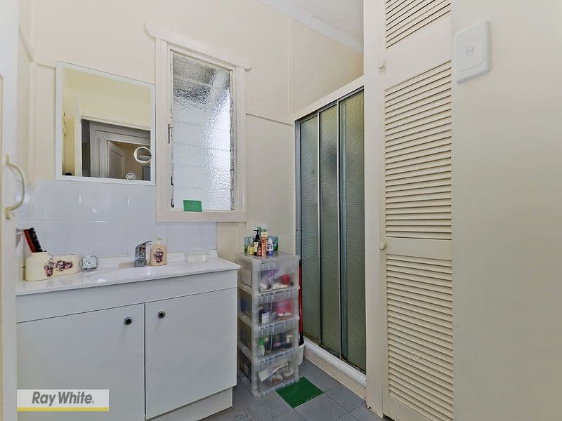 261 Earnshaw Road, NORTHGATE QLD 4013, Northgate - Thumbnail 6