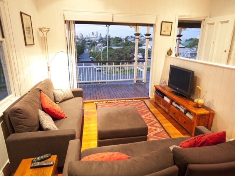 19 Lamington Terrace, DUTTON PARK QLD 4102, Dutton Park - Thumbnail 2