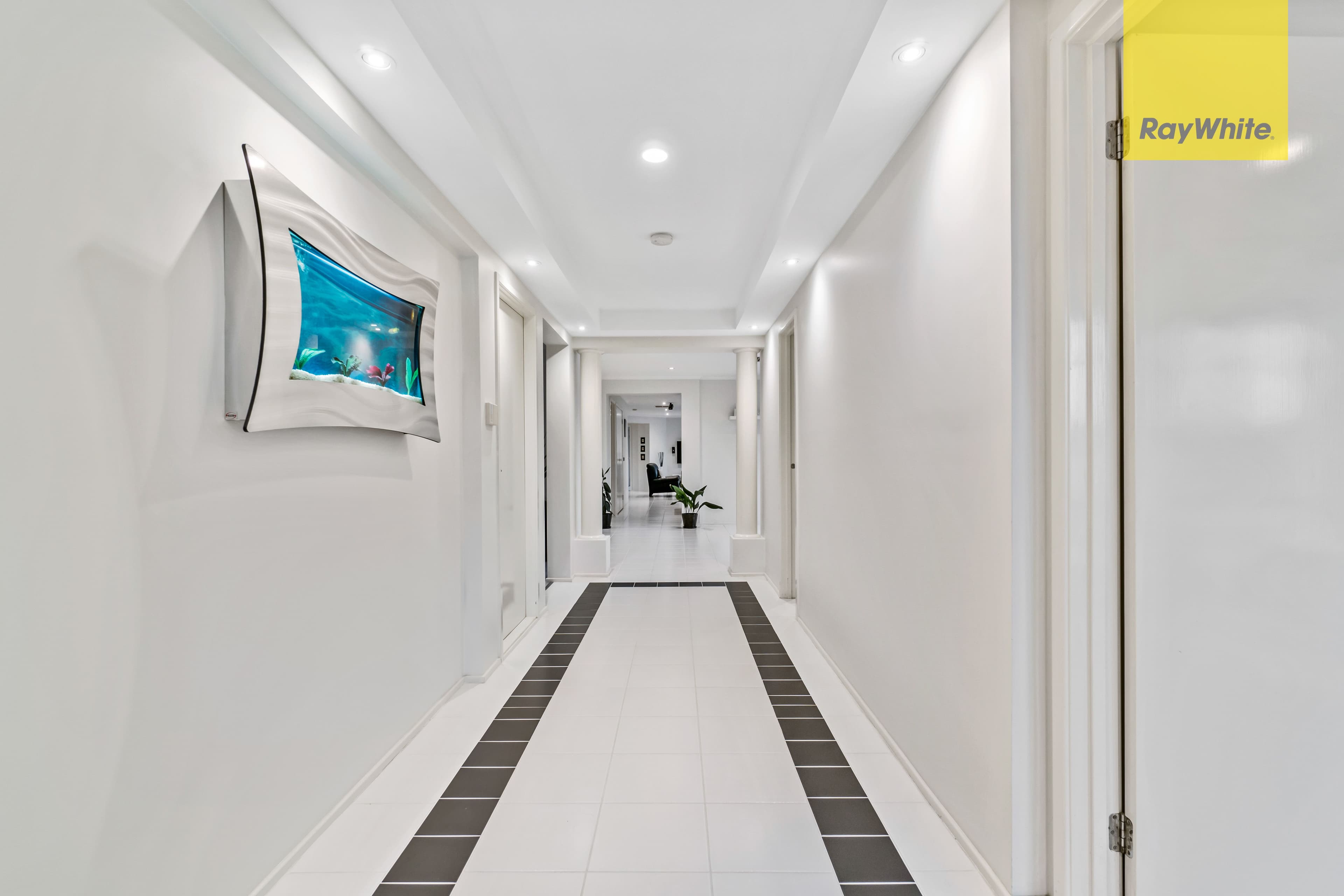 8 Loddon Drive, Taylors Hill VIC 3037, Taylors Hill - Thumbnail 2