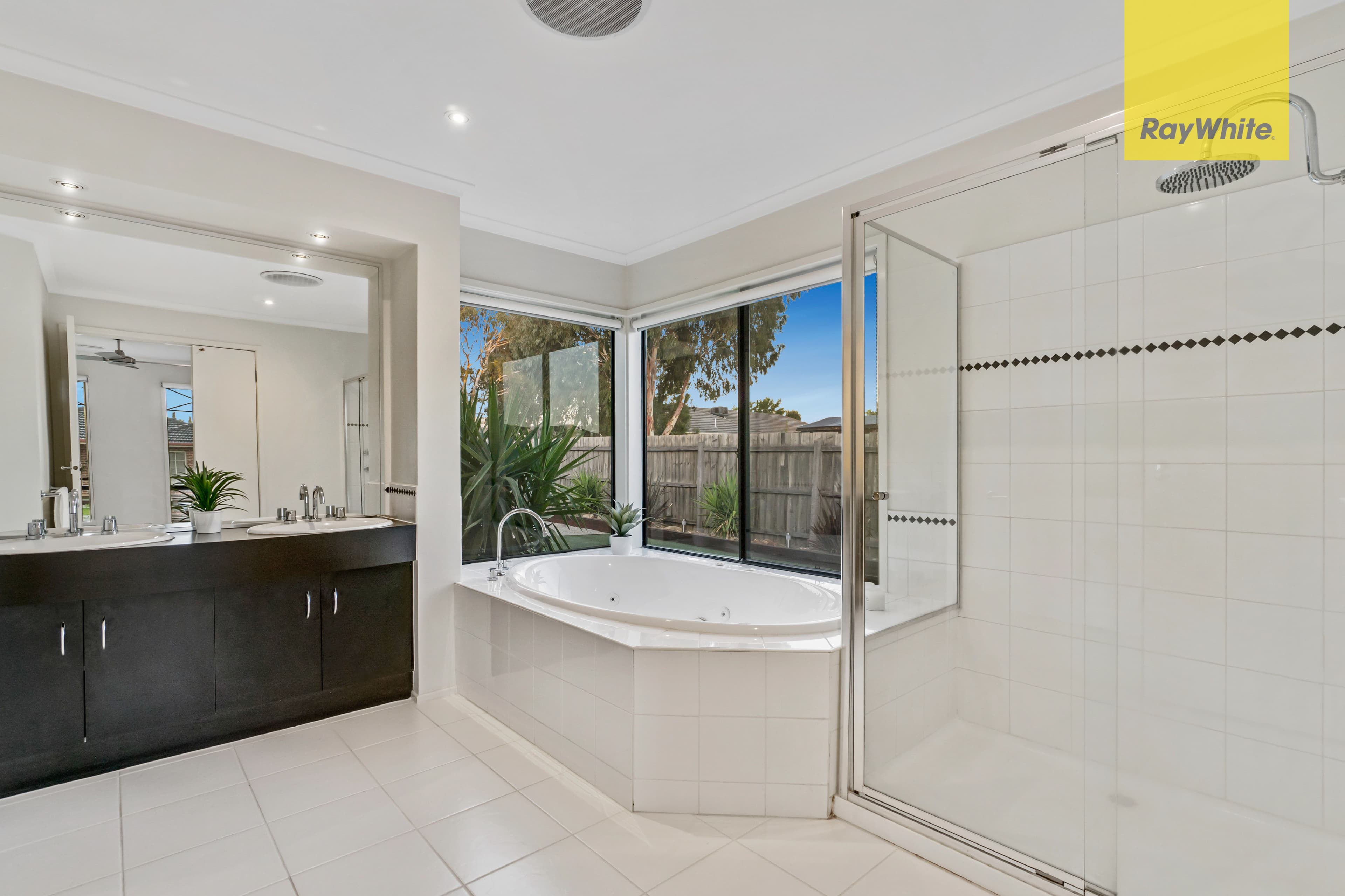 8 Loddon Drive, Taylors Hill VIC 3037, Taylors Hill - Thumbnail 4