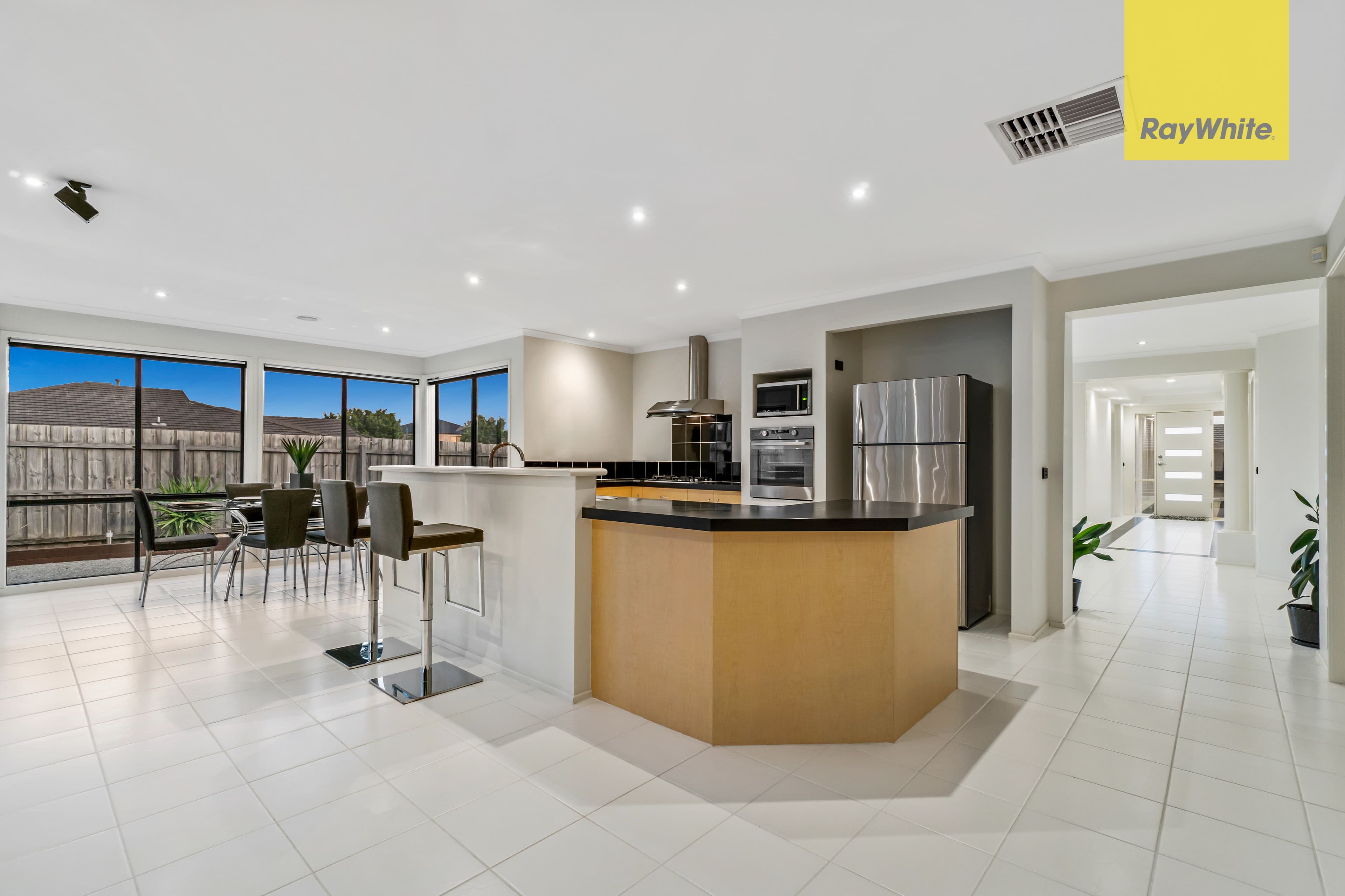 8 Loddon Drive, Taylors Hill VIC 3037, Taylors Hill - Thumbnail 7