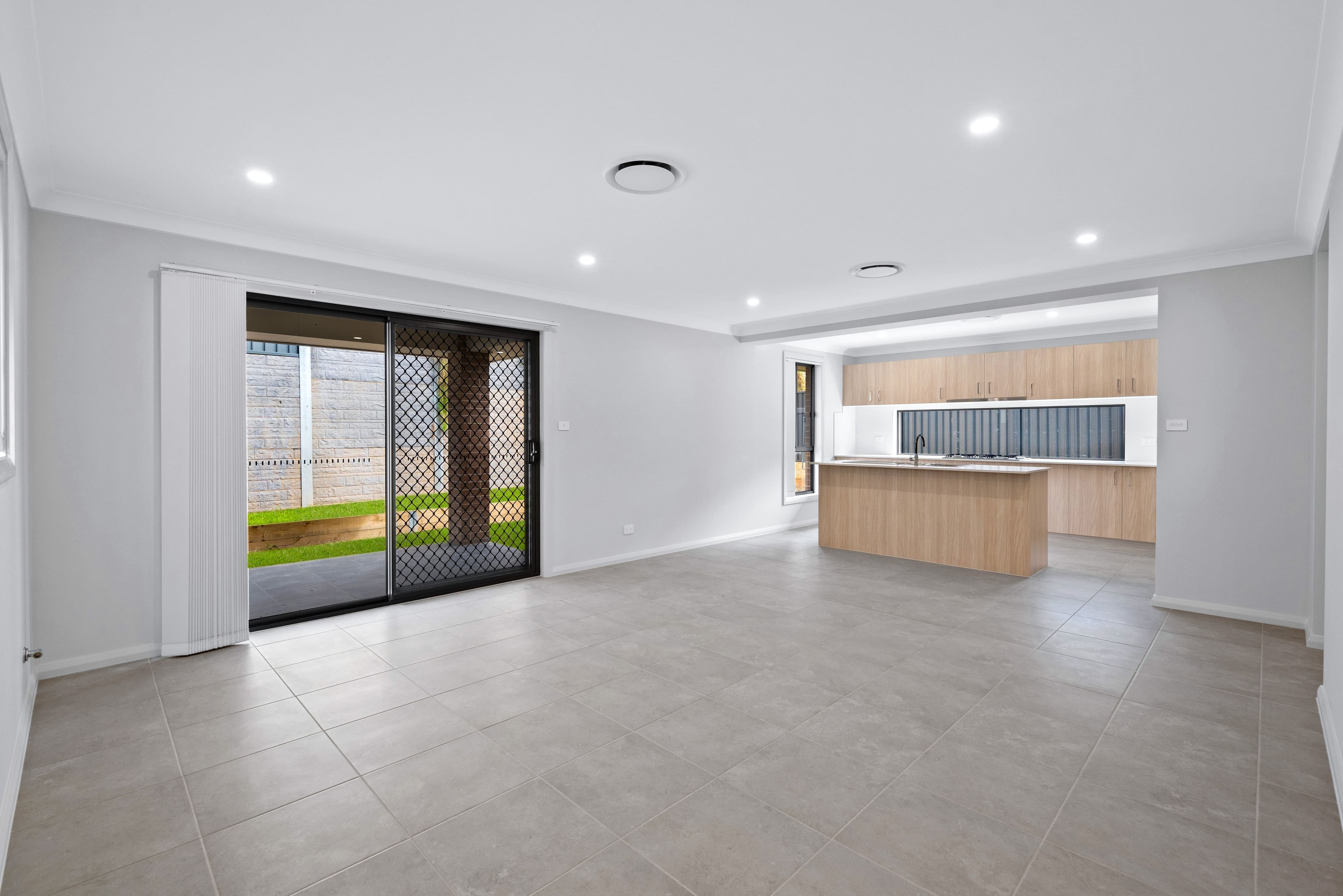 46 Cassio Way, Rosemeadow NSW 2560, Rosemeadow - Thumbnail 2