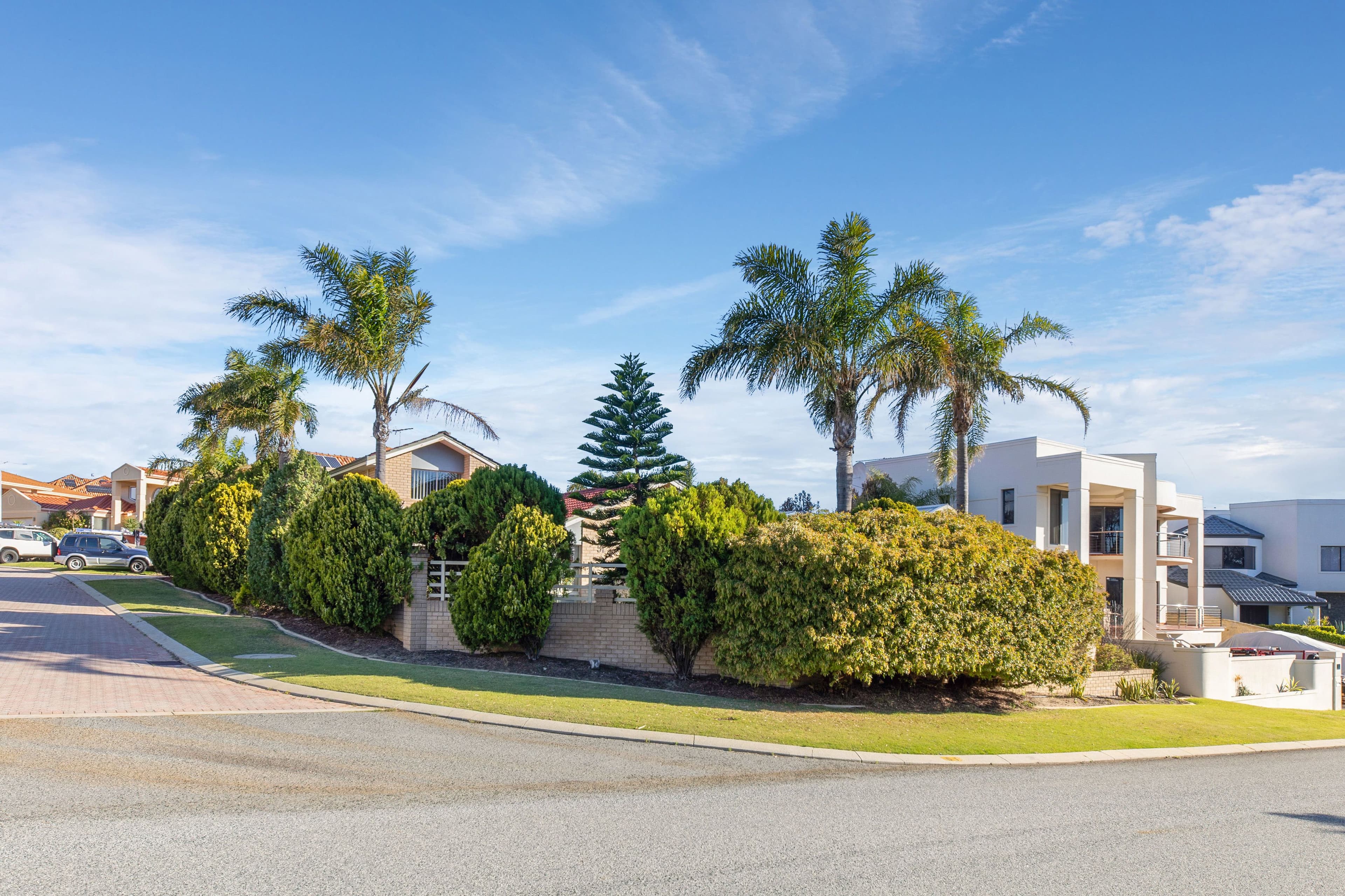 51 Ashmore Way, Sorrento WA 6020, Sorrento - Thumbnail 2