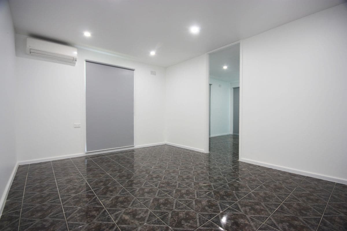 Macquarie Fields NSW 2564, Macquarie Fields - Thumbnail 7