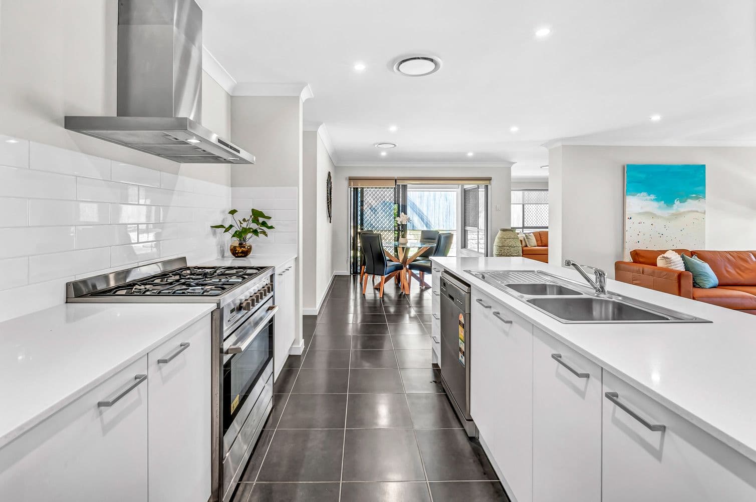 32 Longstaff Crescent, Pimpama QLD 4209, Pimpama - Thumbnail 4