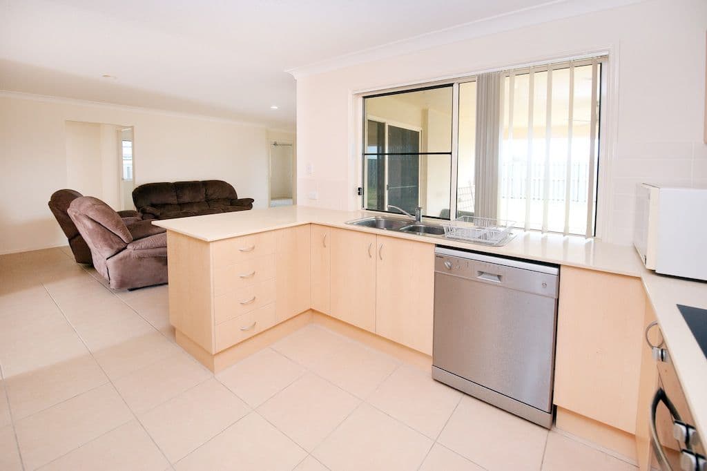 8 Coogee Terrace, BLACKS BEACH QLD 4740, Blacks Beach - Thumbnail 2