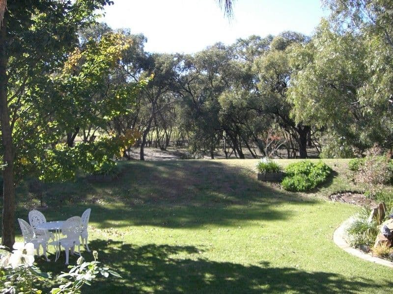 205 Burchfield Avenue, DENILIQUIN NSW 2710, Deniliquin - Thumbnail 5