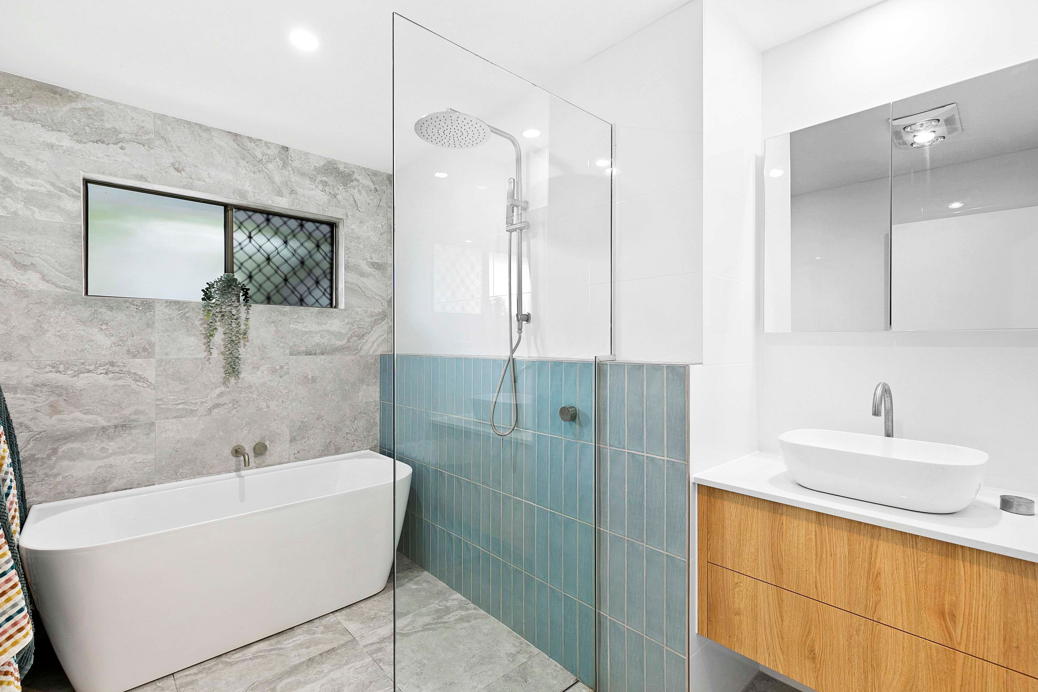 34 Limpus Street, Urangan QLD 4655, Urangan - Thumbnail 3